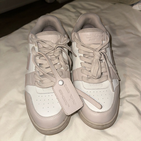 Off-white sneakers - Picture 1 of 5